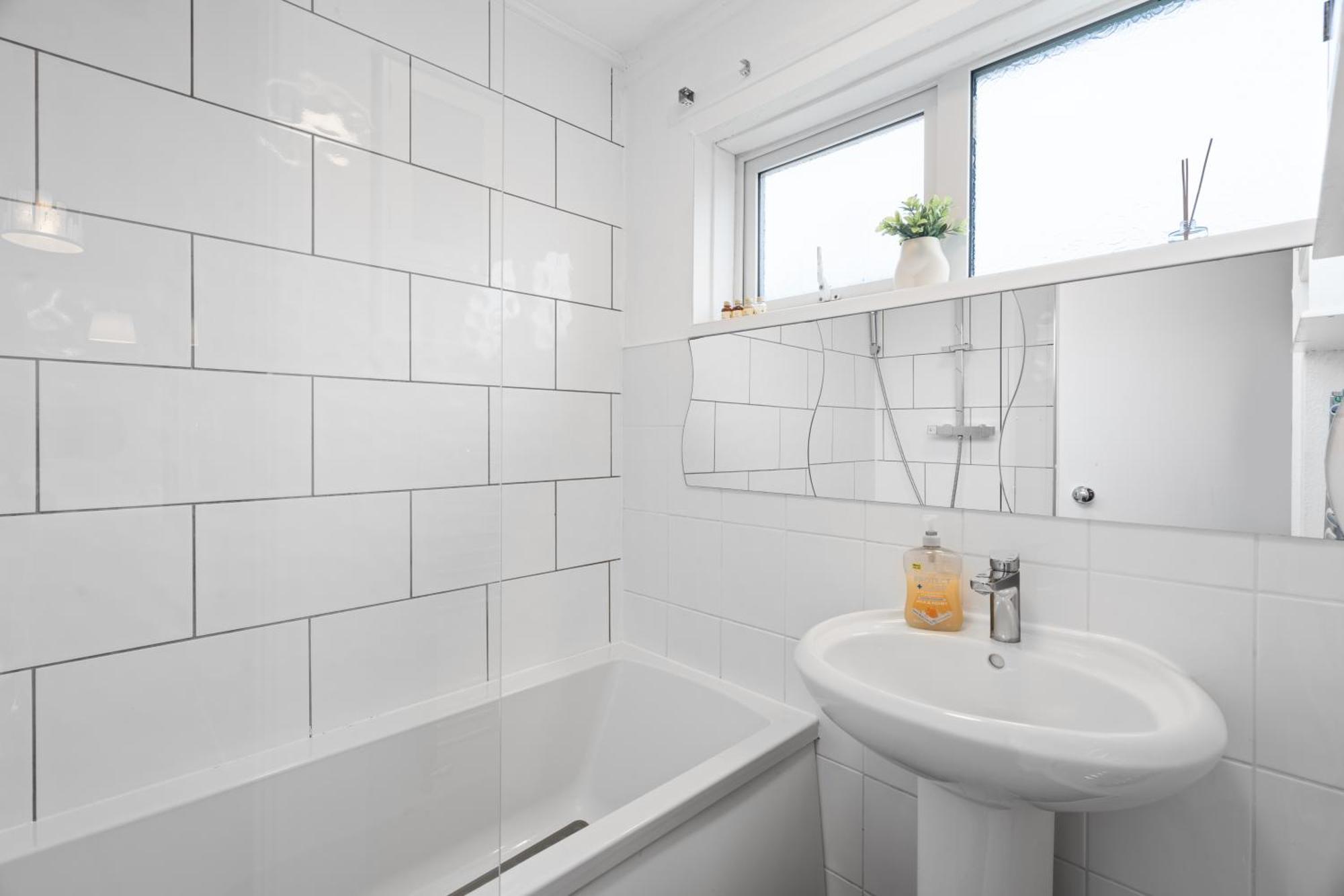A Charming 3 Bed Home Next To Nec And Birmingham International Airport Marston Green Eksteriør billede